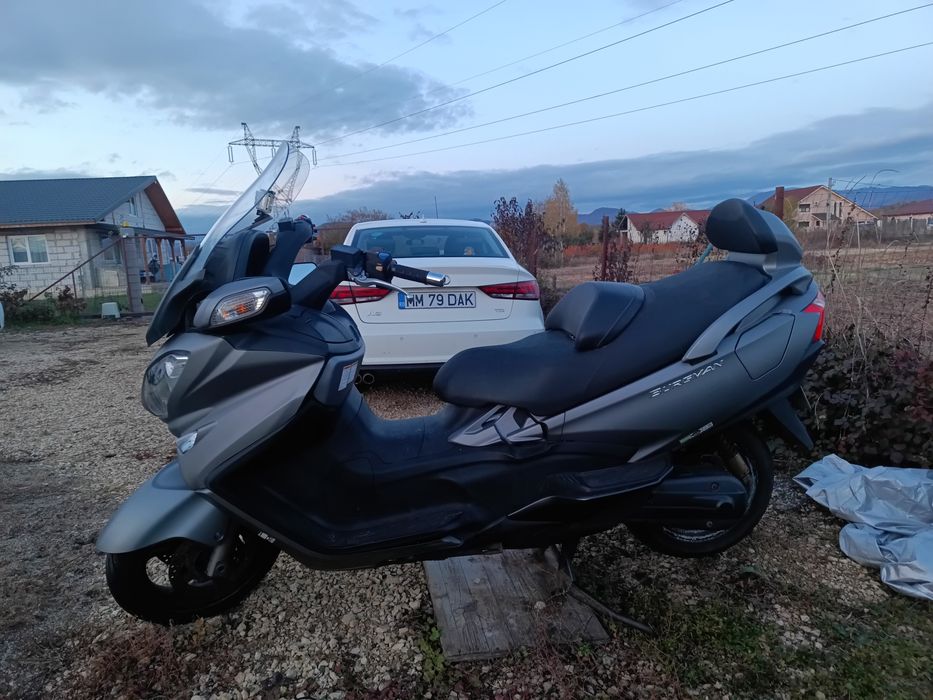 Suzuki Burgman executive 650