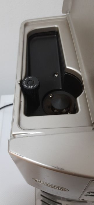 Кафеавтомат Delonghi ESAM 3500.s, 1350W в отлично състояние