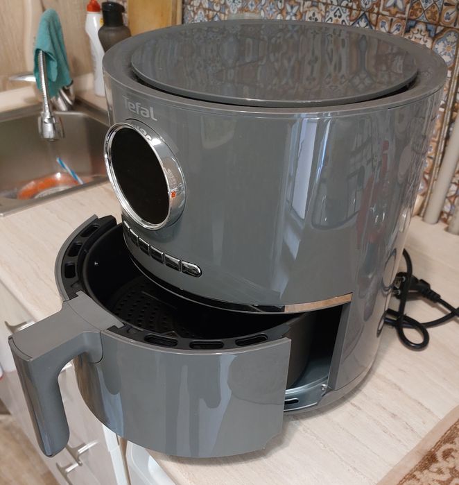 Аэрогриль Tefal,почти новый,пользовались два раза