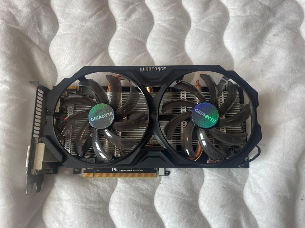 Placa video R9 240 2GB