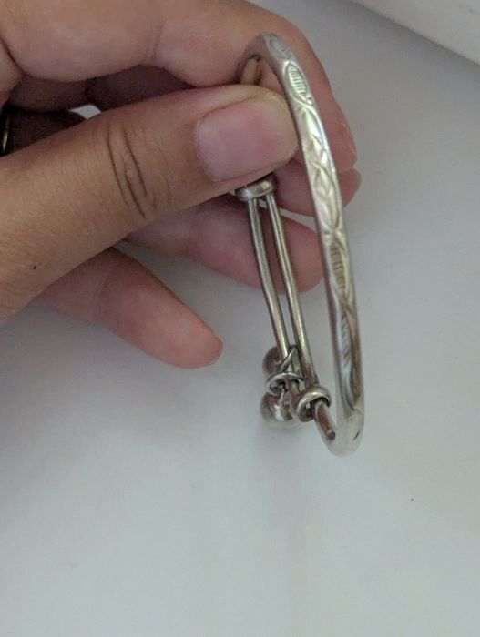 Vand bratara argint vintage fixa,gravata,cu 2 bilute