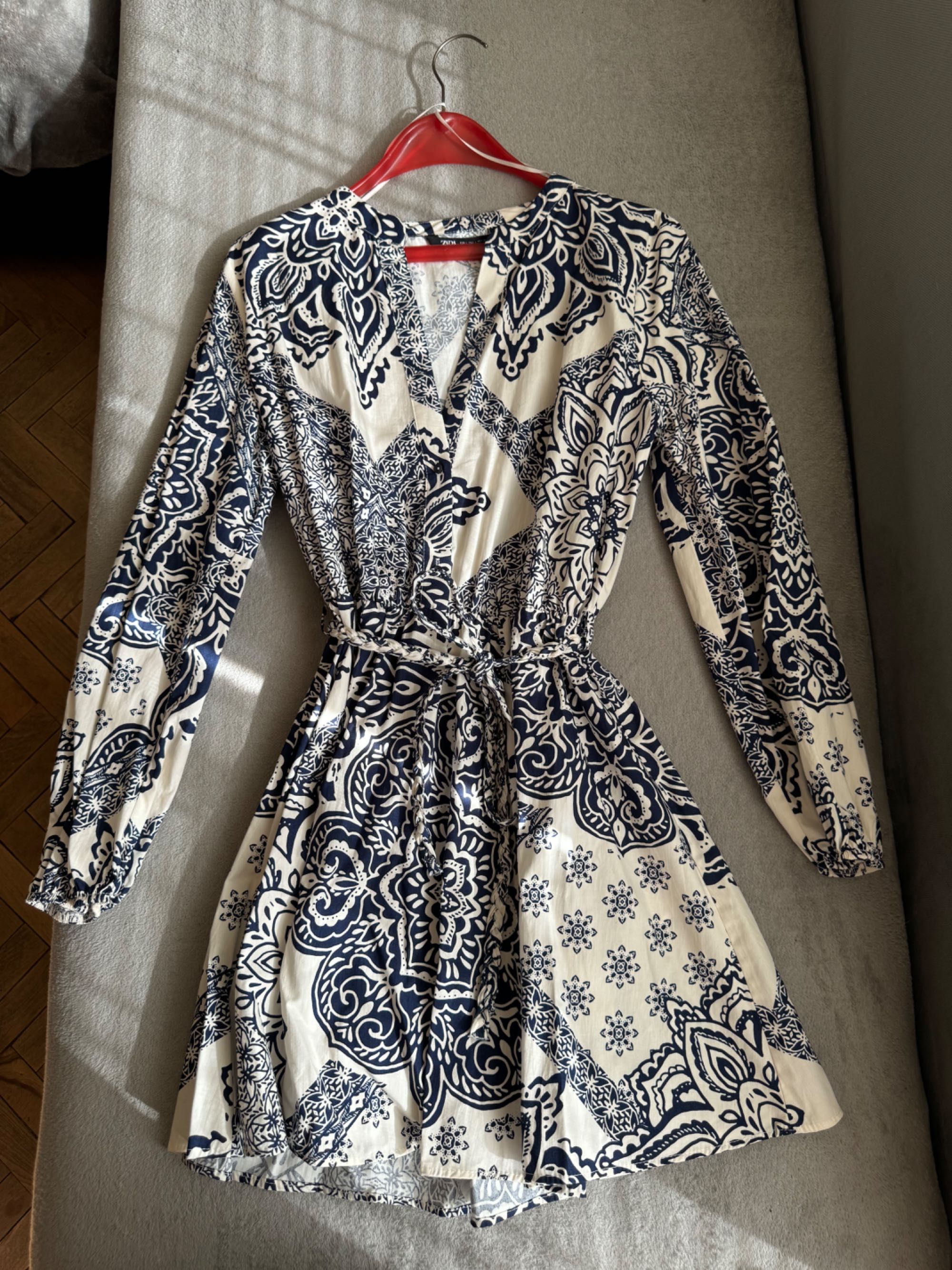 Рокля ZARA с дълъг ръкав, р-р L