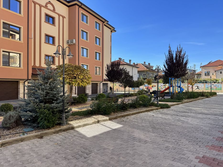 Продава се Тристаен апартамент в Казанлък - 135 кв.м за 1475 €/кв.м - Снимка #2