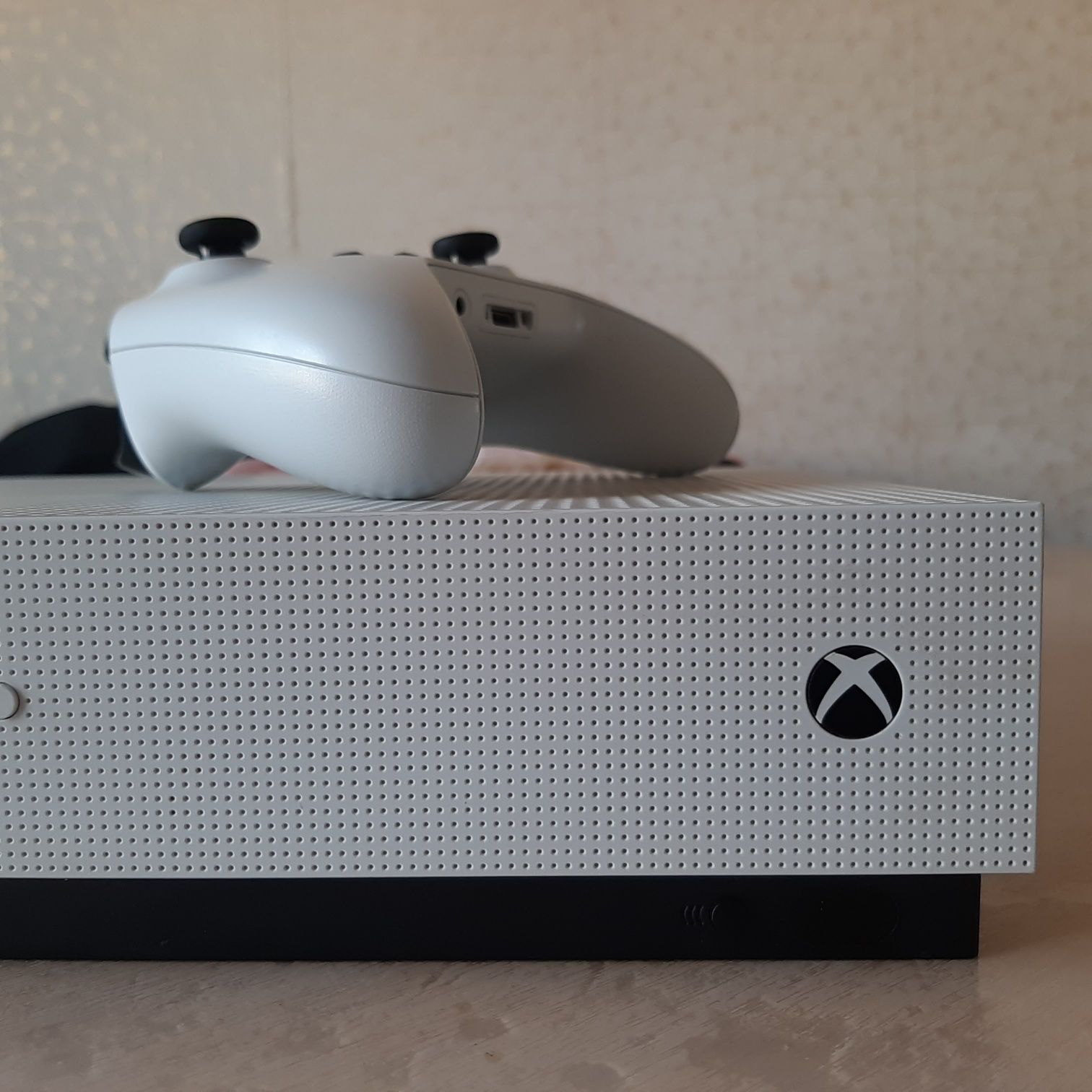 Xbox ONE S. Память 1 терабайт