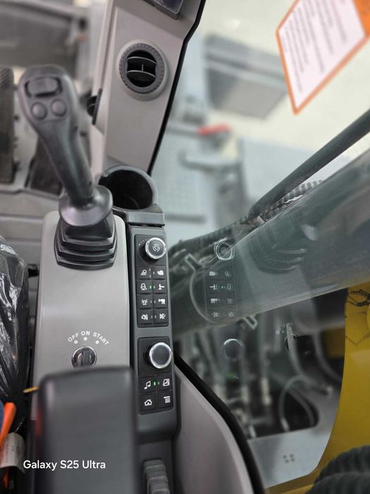Excavator pe pneuri XCMG,XE160WE ,16,8 tone,cupa 0,7 mc (Nou - Stoc)