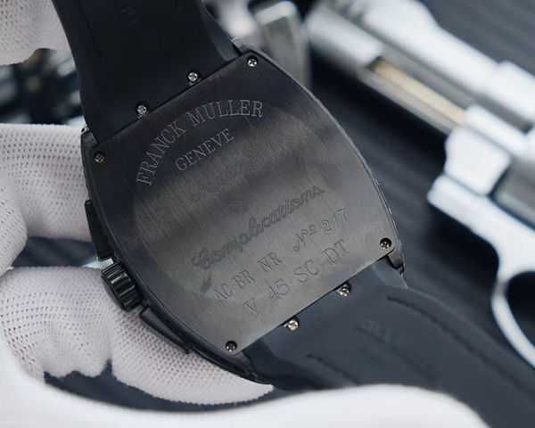 Мъжки часовник Franck Muller Vanguard V45 с кварцов механизъм