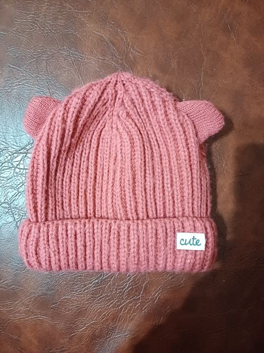 Vând căciulă pentru fetițe