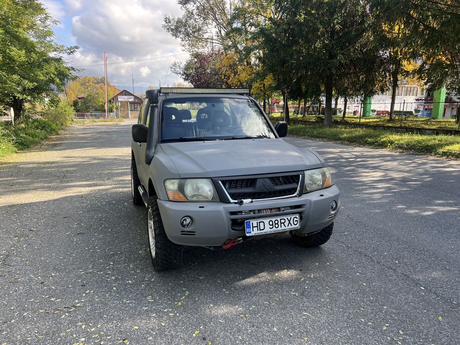 Mitsubishi Pajero MK2