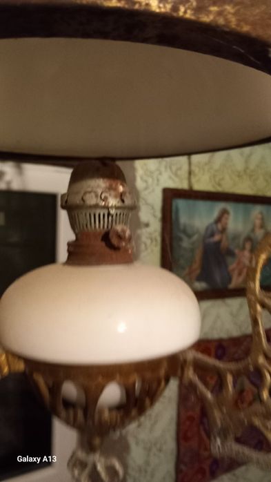 Vând lanpa veche pe petrol