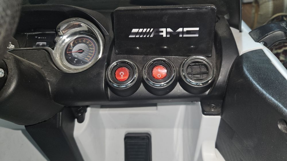 Vând mașinuță electrică pentru copii.