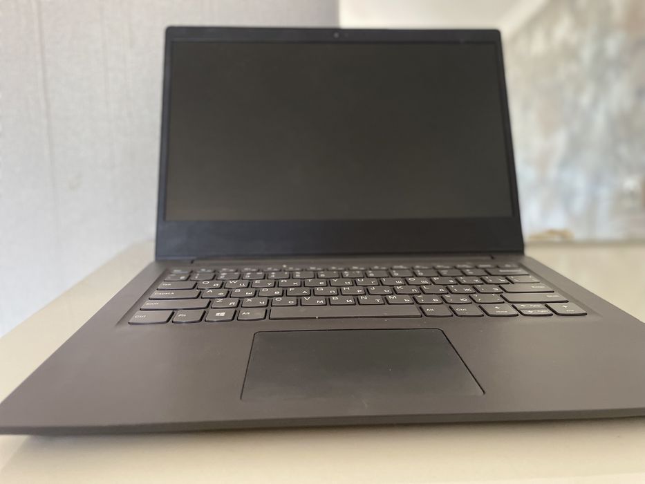 Ноутбук Lenovo V14-ADA 82C6S03900 серый