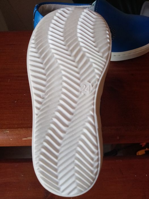 Pantofi pentru copii, noi nouți, mărime 24