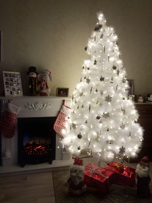 Продам новогоднюю елочку 210см