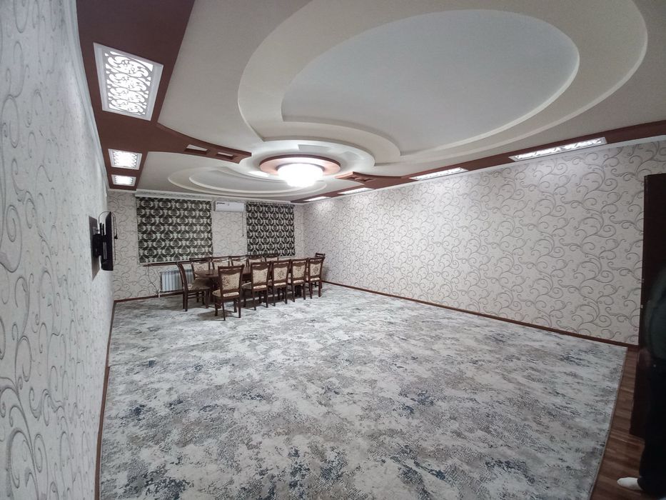 Аренда Новастройка 4 хонали 2 та санузел 3 этаж Микрорайонда жойлашган