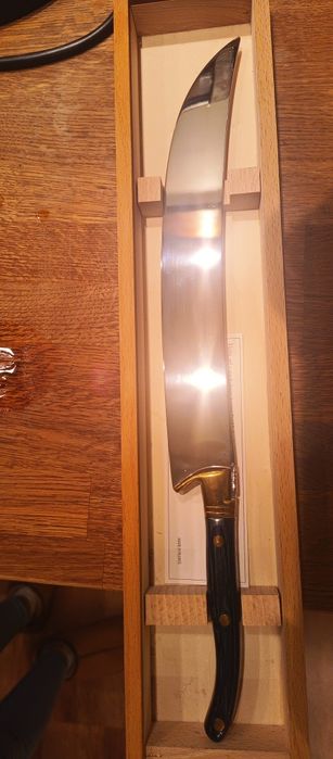 Продавам нож за отваряне на шампанско Laguiole tradition