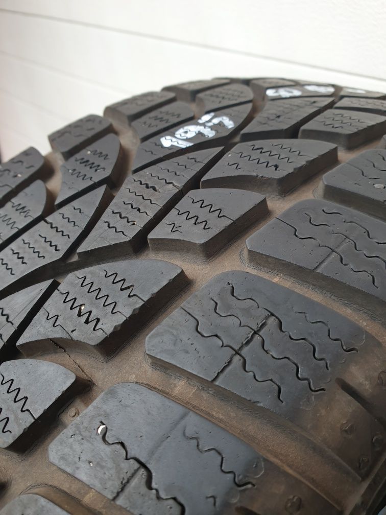 Зимни гуми 2 броя DUNLOP SpWinterSport 3D 195 50 R16 дот 0816