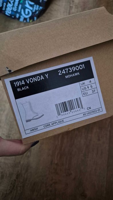 Ботуши/кубинки Dr. Martens 1914 Y Vonda Red Roses Floral Black Boots