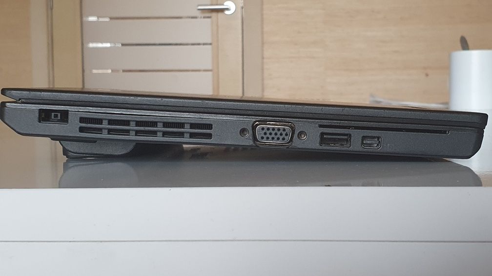 Lenovo X250 лаптоп, i7, 8GB ram, SSD