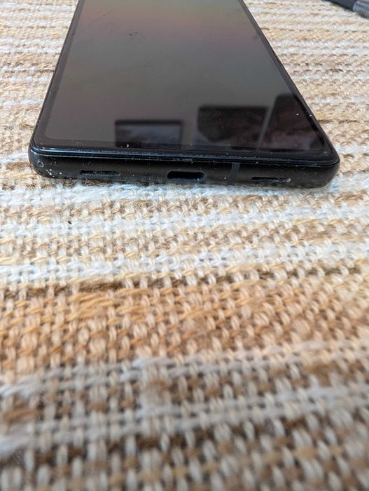 Google Pixel 6a, нова батерия