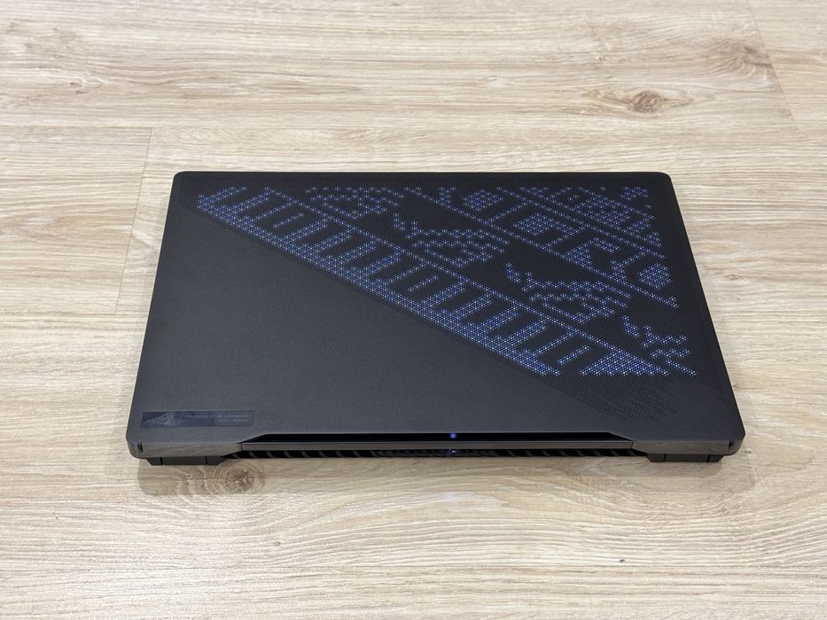 16’QHD+240Hz/RTX 4090 16GB/Asus Zephyrus M16/i9-13900/64GB DDR5/2TB