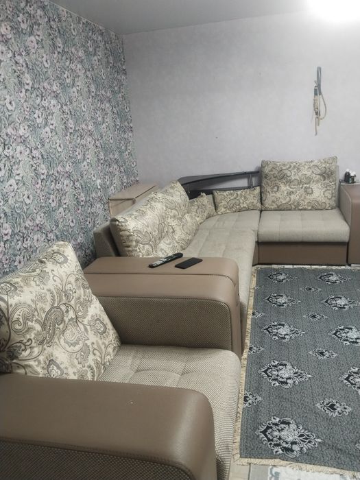 Продам угловой диван, кресло