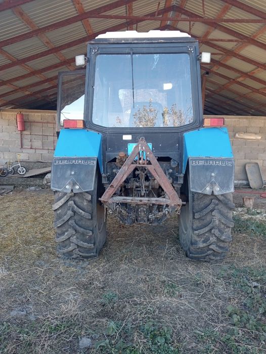 МТЗ 892.2 с плугом