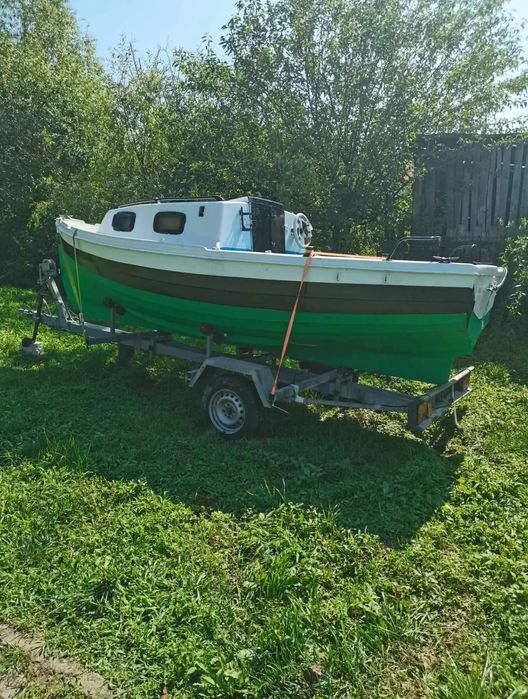 Barca cu peridoc si motor EvinRude 25cp