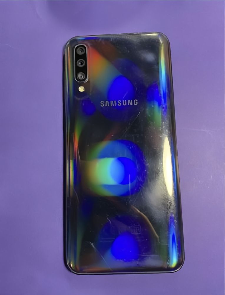 samsung a50 (64 гб)