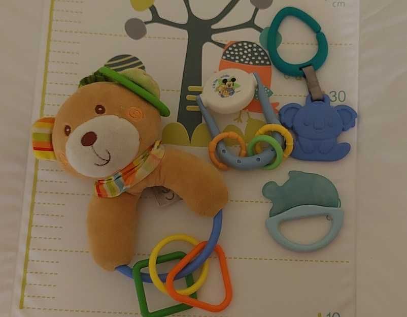 Размер 9-12 /74-80см, различни дрешки и играчки