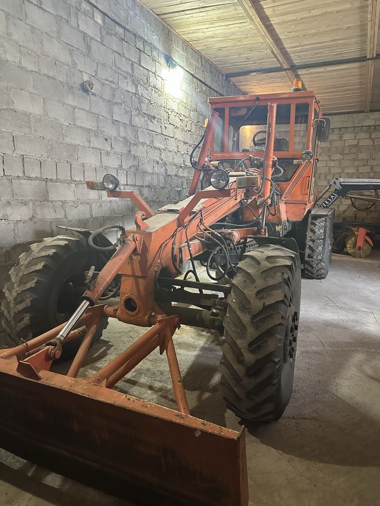 Продам автогрейдер ДЗ-99