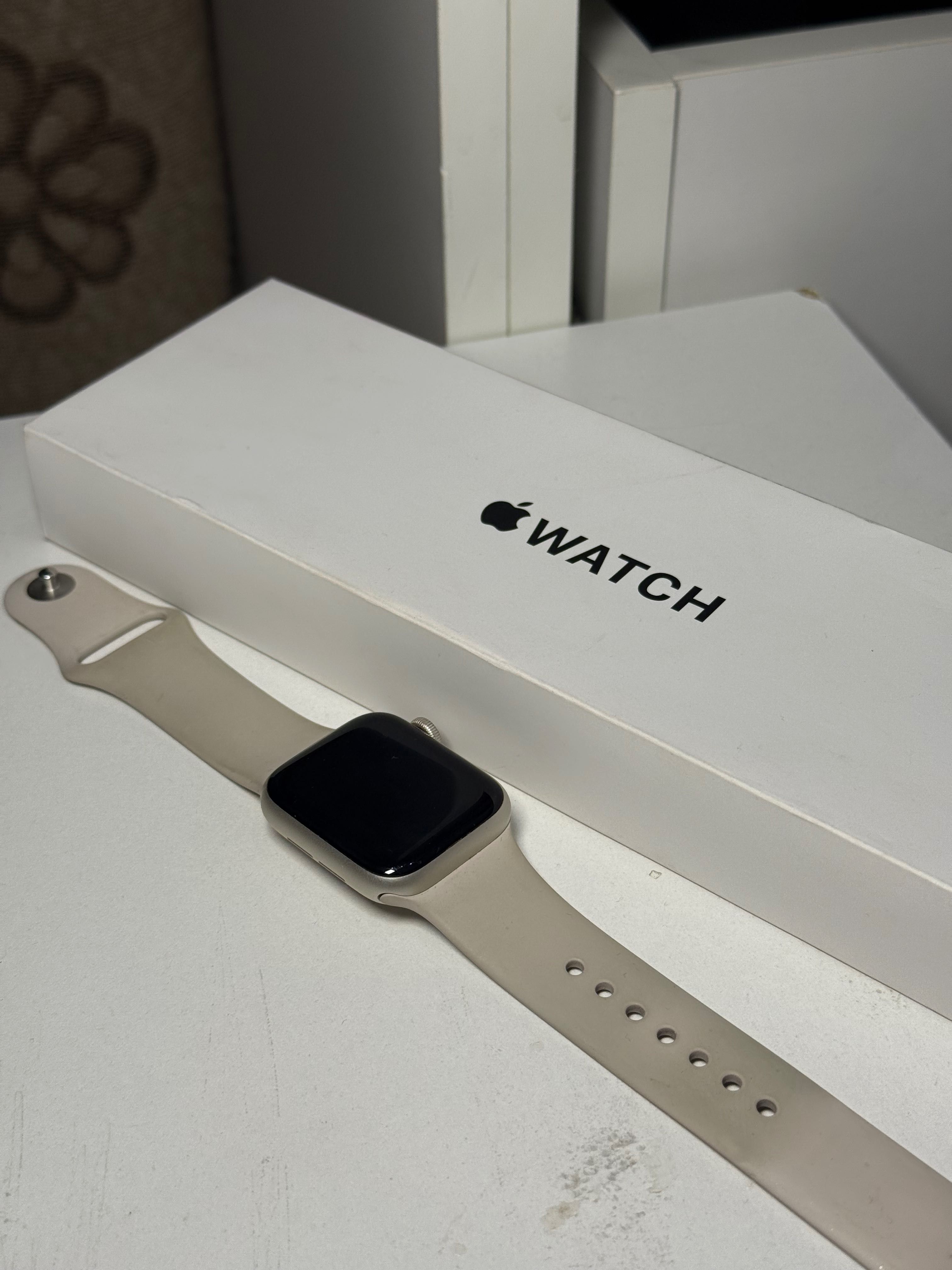 Apple Watch  SE 40 мм , ОРИГИНАЛ идеальное состояние