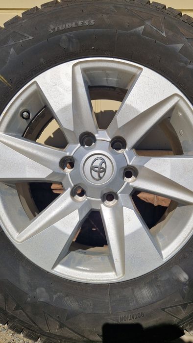 Диски оригинал R17. Шины 265/65 R17 Toyota Land Cruiser Prado