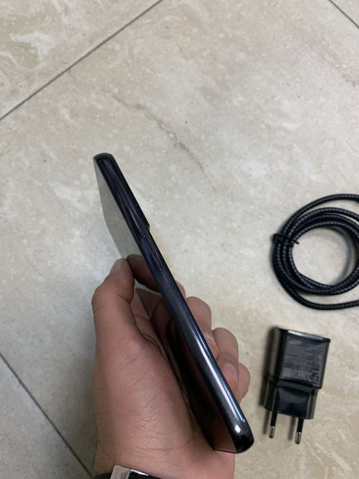 Samsung S22 Перфектен