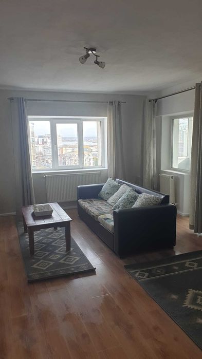 Inchiriez ap 2 camere central