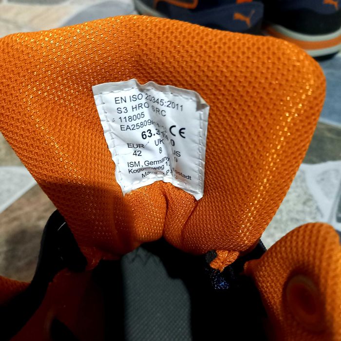 Vând ghete de muncă