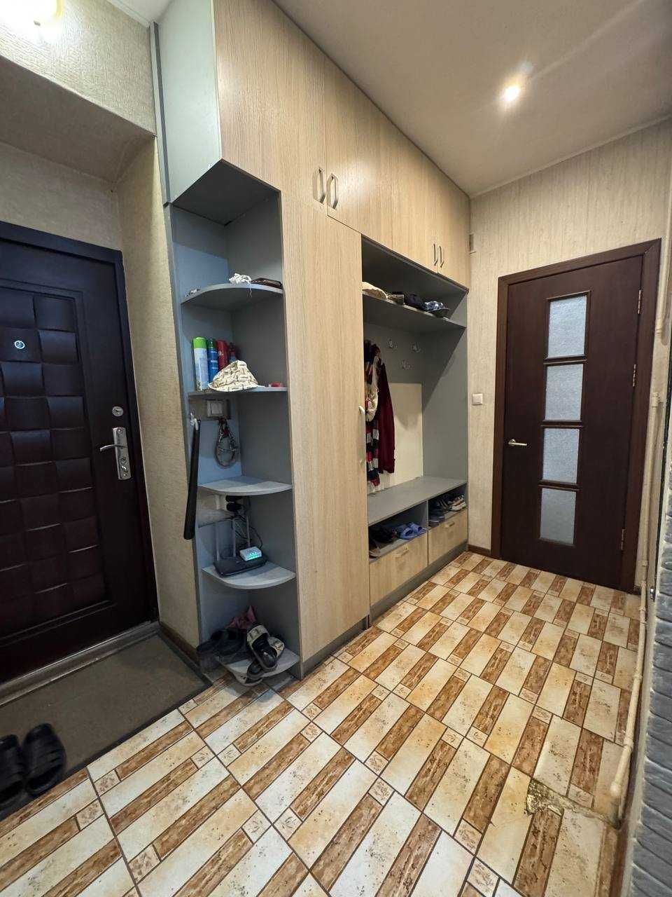Продаётся! 3/2/4 Массив Авиагородок. 68м2. Балкон 2/6. Ремонт. Мебель