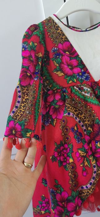 Rochiță / Rochie 1 an cu trena și motive traditionale