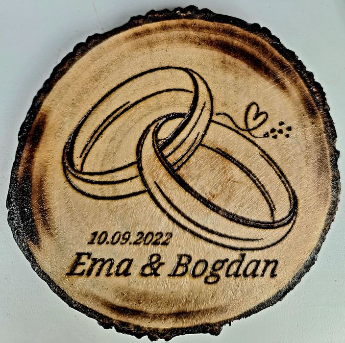 Mărturii gravate pe felii de lemn de salcâmm