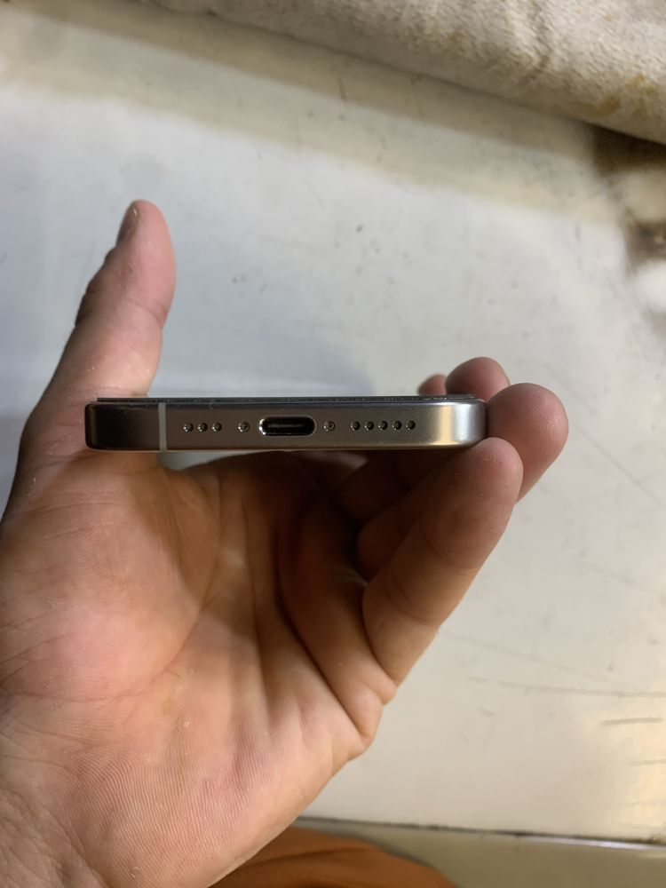 iPhone 15 pro 128gb