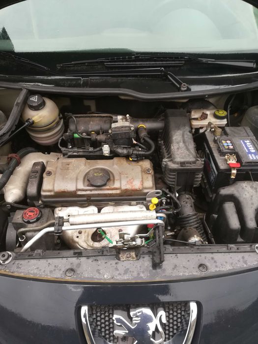 Dezmembrez/Piese Peugeot 206 Plus 2010 si SW din 2006 1.6 Benzina