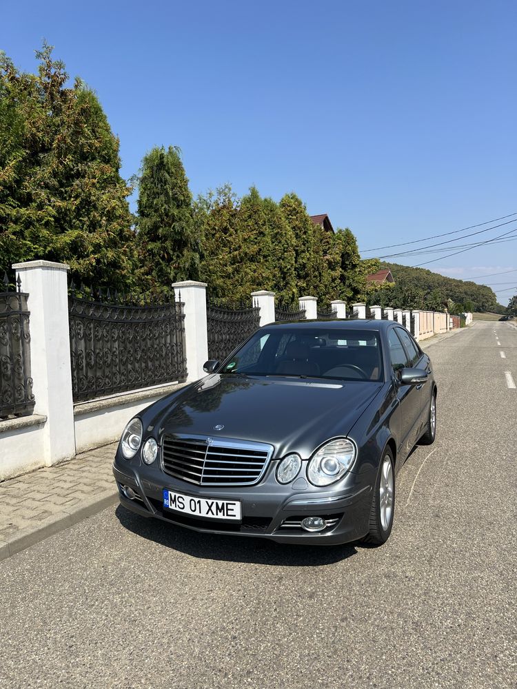 Mercedes E320 w211