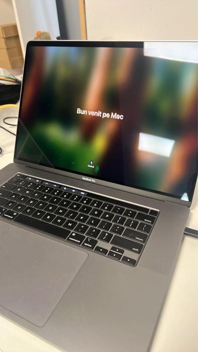 MacBook Pro 16”, intel i9, 32 Ram, 2 tb