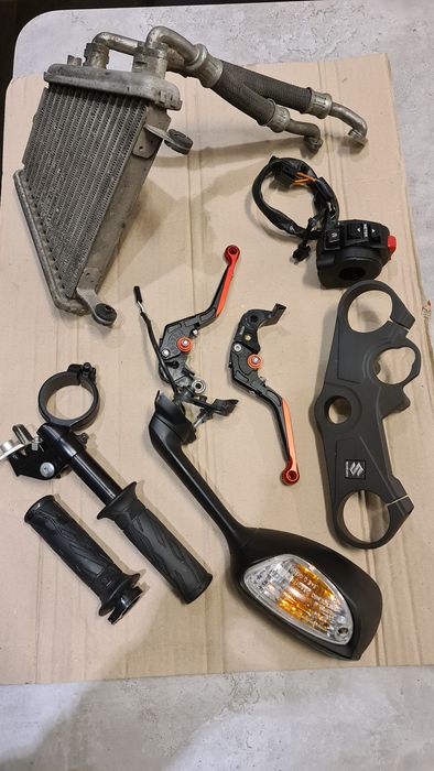Ghidon stanga Suzuki GSXR 1000 2009 2012 radiator  manete rabatabile