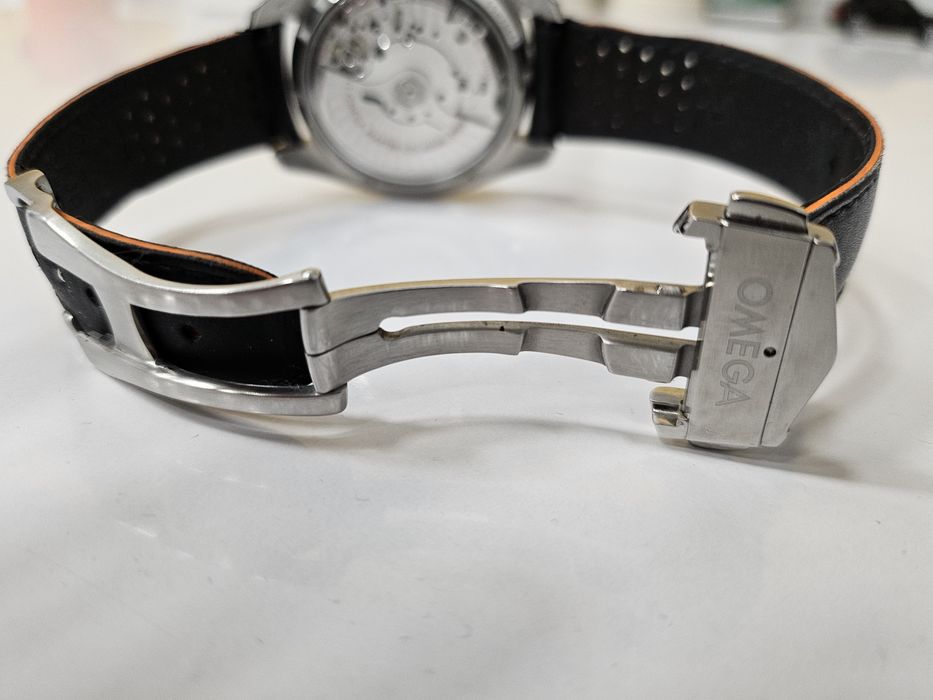 Omega Speedmaster Racing - Black Matt Dial - 44.25mm