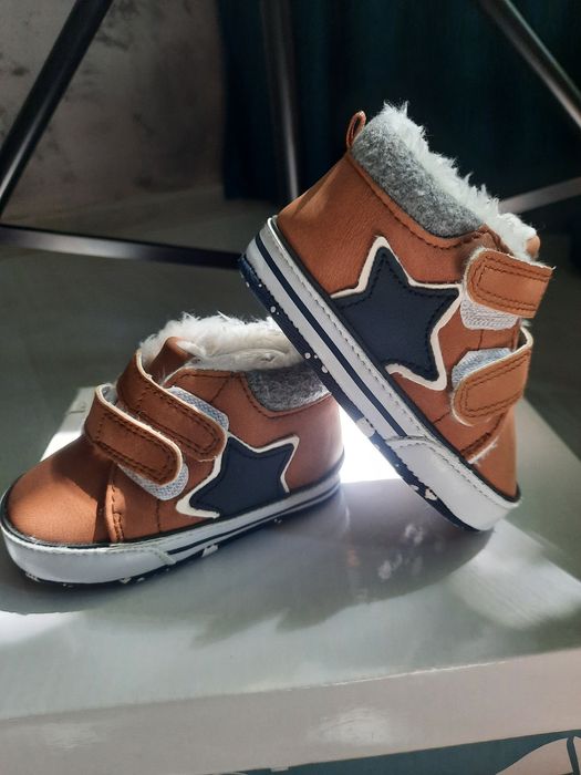 Palton + fes + mănuși + ghete bebeluș, mărimea 3 - 6 luni+