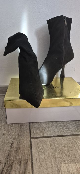 Vând cizme mărimea 40