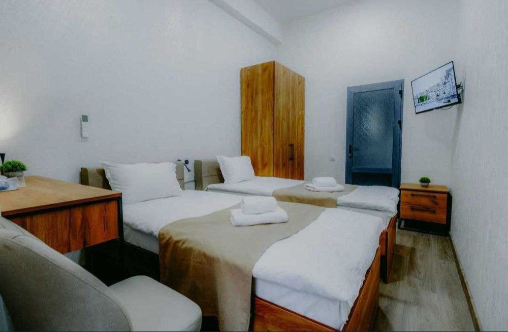 Продается действующая гостиница в Яккасарайском районе на 34 номера.