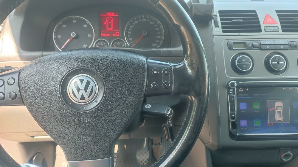 Touran Cross motor:2.0 tdi.