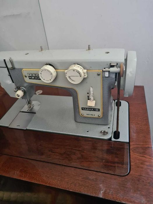 Швейная машина (ножная)