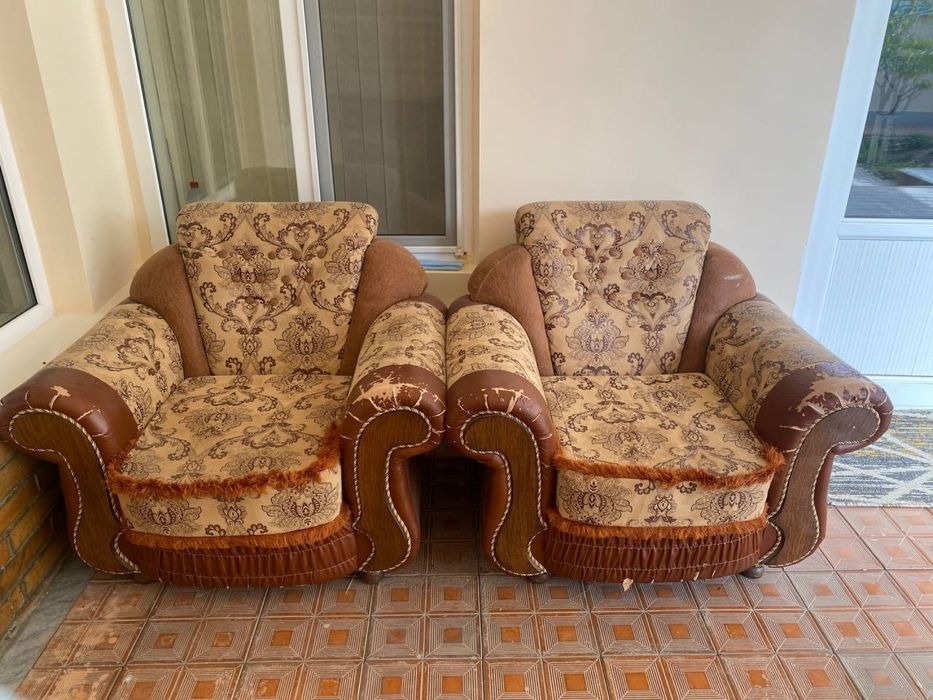 Divan kreslo chixoli bilan